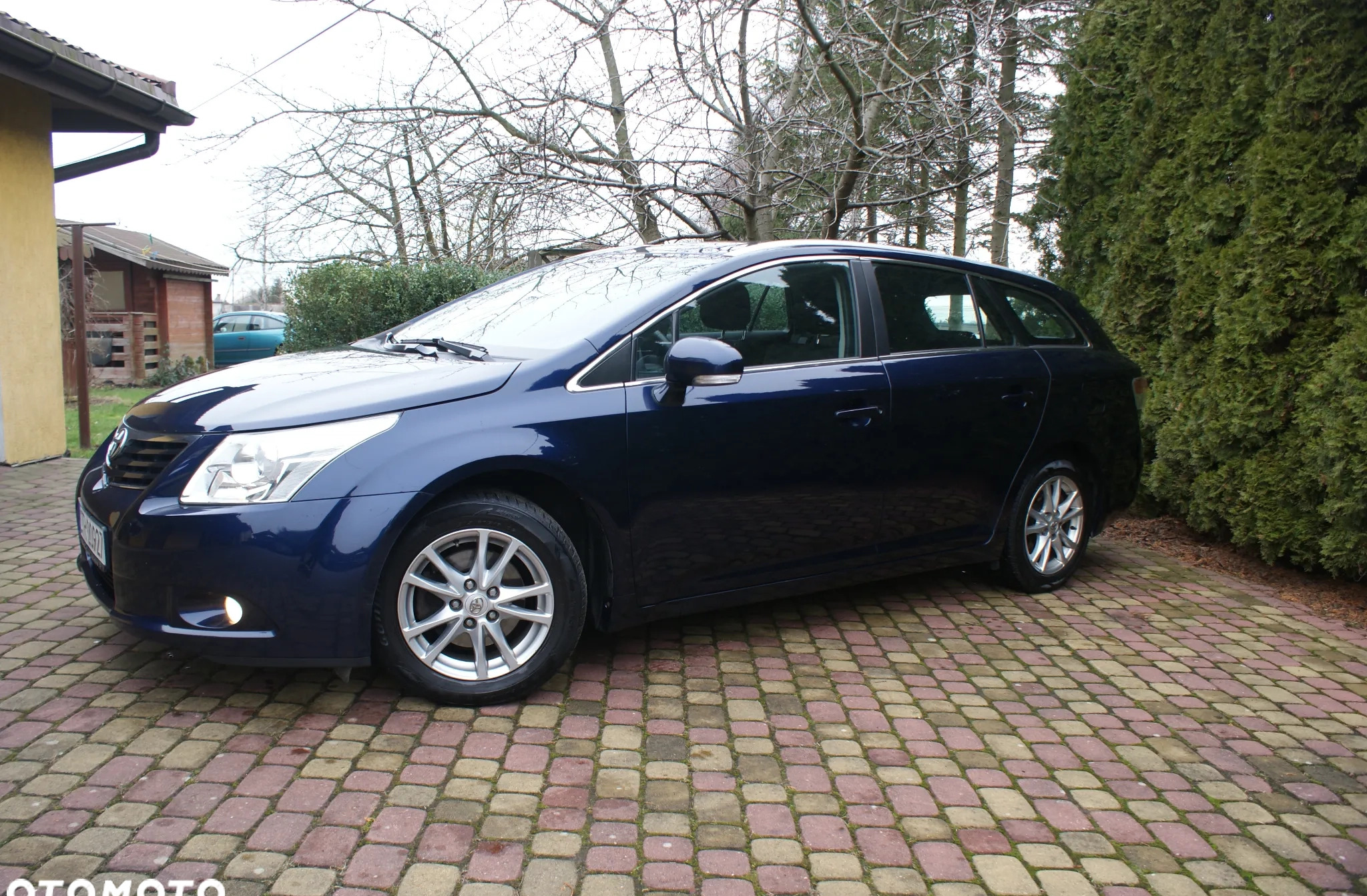 Toyota Avensis cena 29999 przebieg: 256000, rok produkcji 2010 z Drawno małe 529